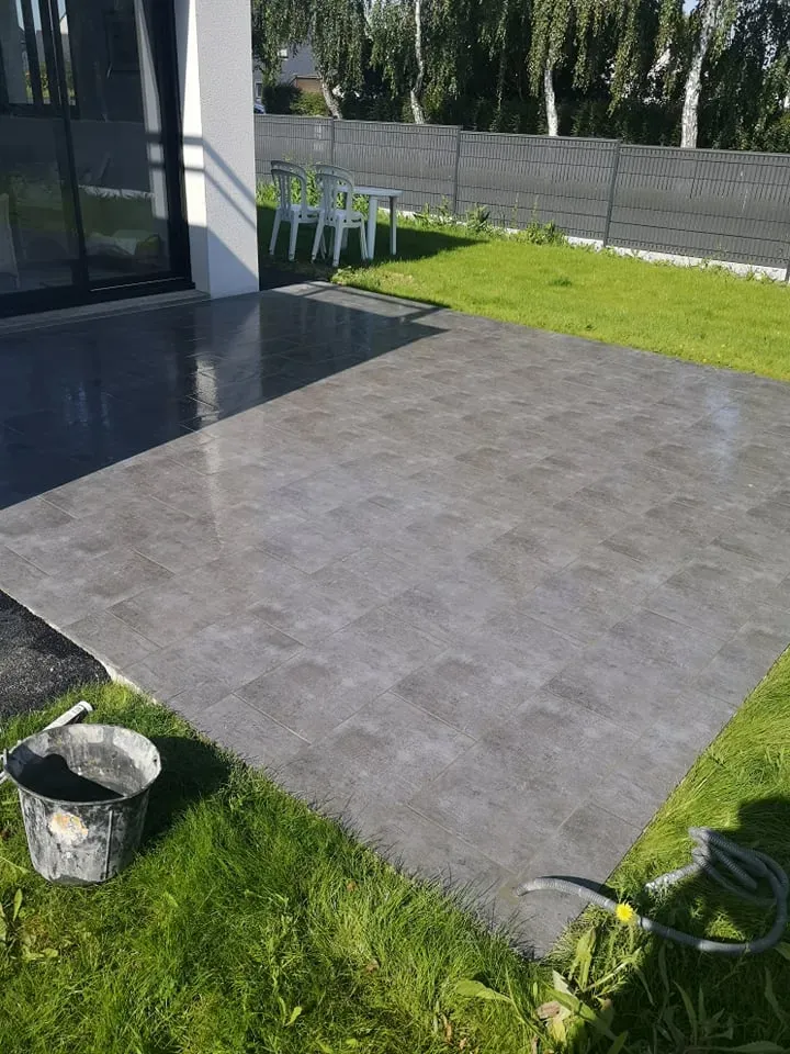 Terrasse extérieure grand format — après